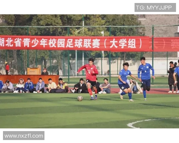 从校园到赛场上大学的足球明星如何平衡学业与职业生涯 从校园到赛场上大学的足球明星如何平衡学业与职业生涯