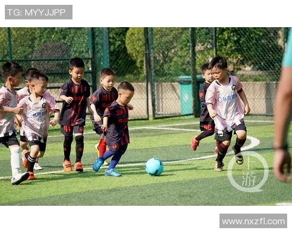 踢足球老虎的奇妙冒险：在绿茵场上追逐梦想与友谊的故事